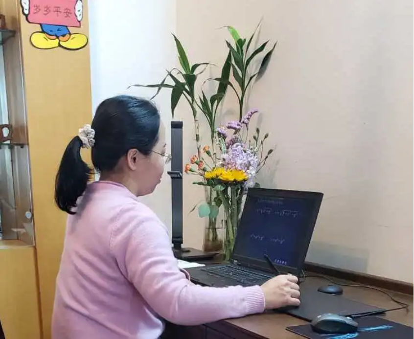 黄色动漫
